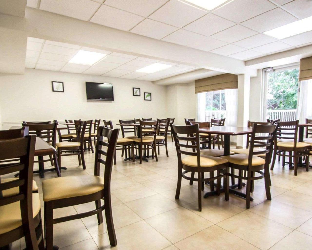 Sleep Inn & Suites Riverfront Ellenton Exterior photo