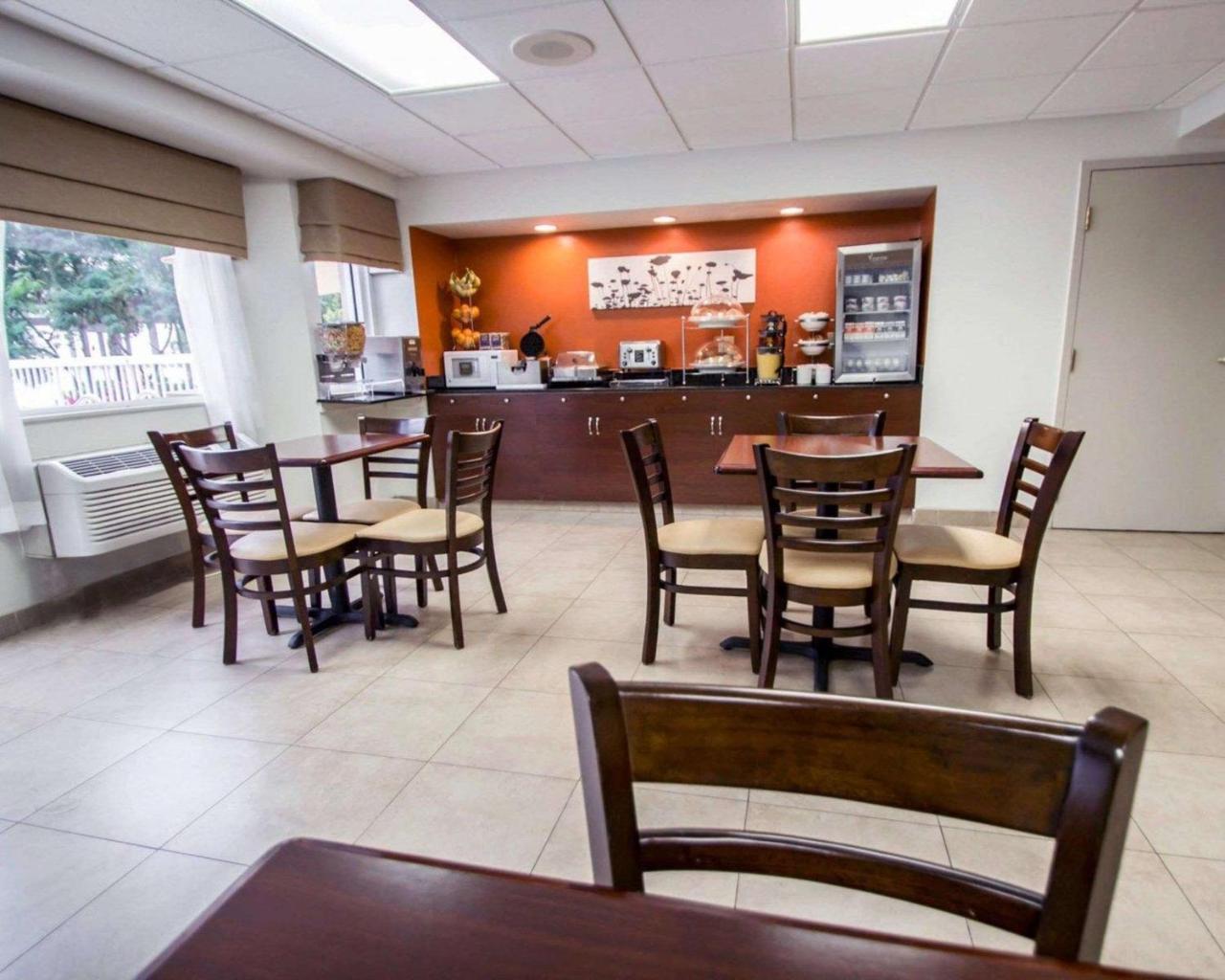 Sleep Inn & Suites Riverfront Ellenton Exterior photo